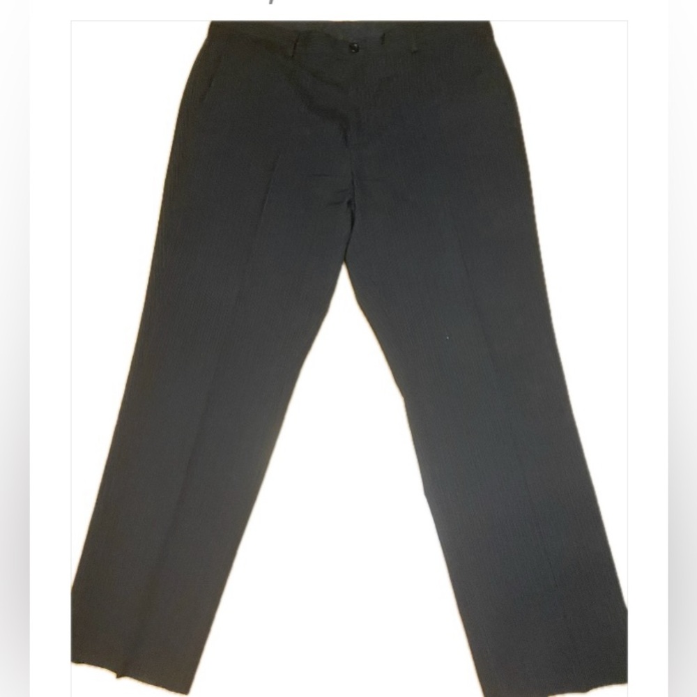 Kenneth Cole Reaction  classic straight leg trouser. Black pin stripe. 38x32